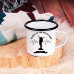 Lade das Bild in den Galerie-Viewer, Emaille Tasse| Becher| Geschenk für Bergsteigerinnen| Queen of the Mountains| personalisiert mit Wunschnamen
