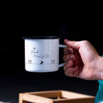 Lade das Bild in den Galerie-Viewer, Emaille Tasse| Becher| Berge mit Snowboarder | personalisierbar mit Namen
