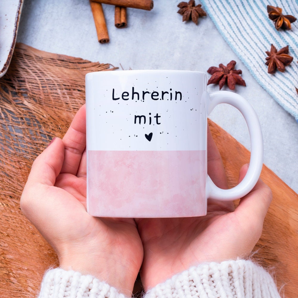 Tasse für die Lehrerin | Geschenk | Wasserfarben Design | personalisierbar mit Wunschtext | Lehrerin mit Herz - GlamourDesign