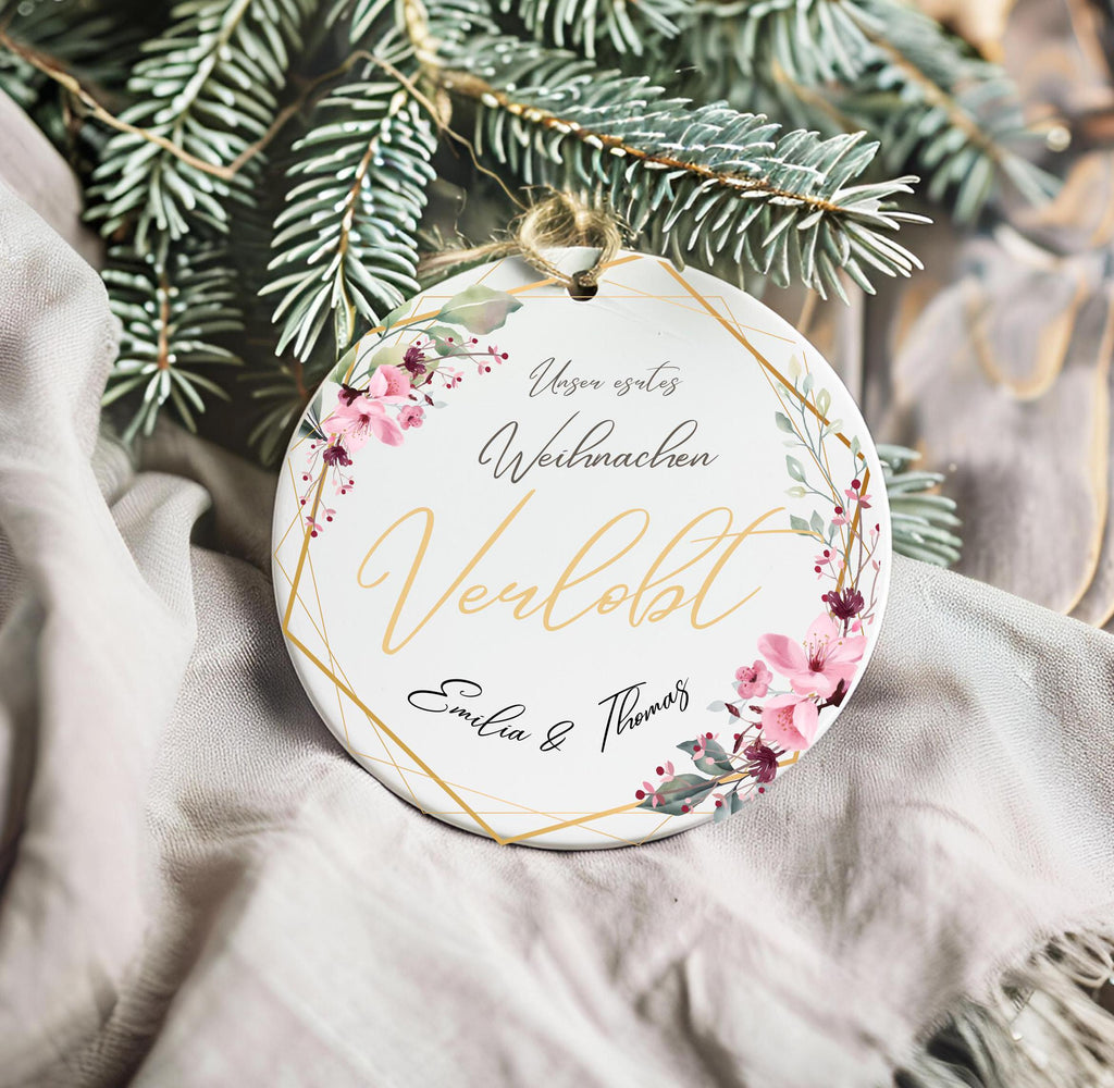 Personalisierte Weihnachtskugel | Unser erstes Weihnachten verlobt verheiratet | Namensornament Geschenk für Paare