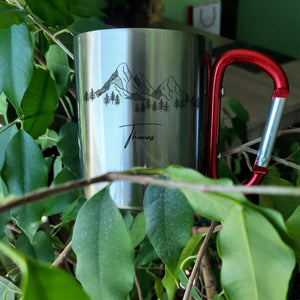Personalisierbare Tasse aus Edelstahl mit Berg-Motiv| Geschenk| Wandern| Bergsteigen| Karabiner| Namensbecher - GlamourDesign