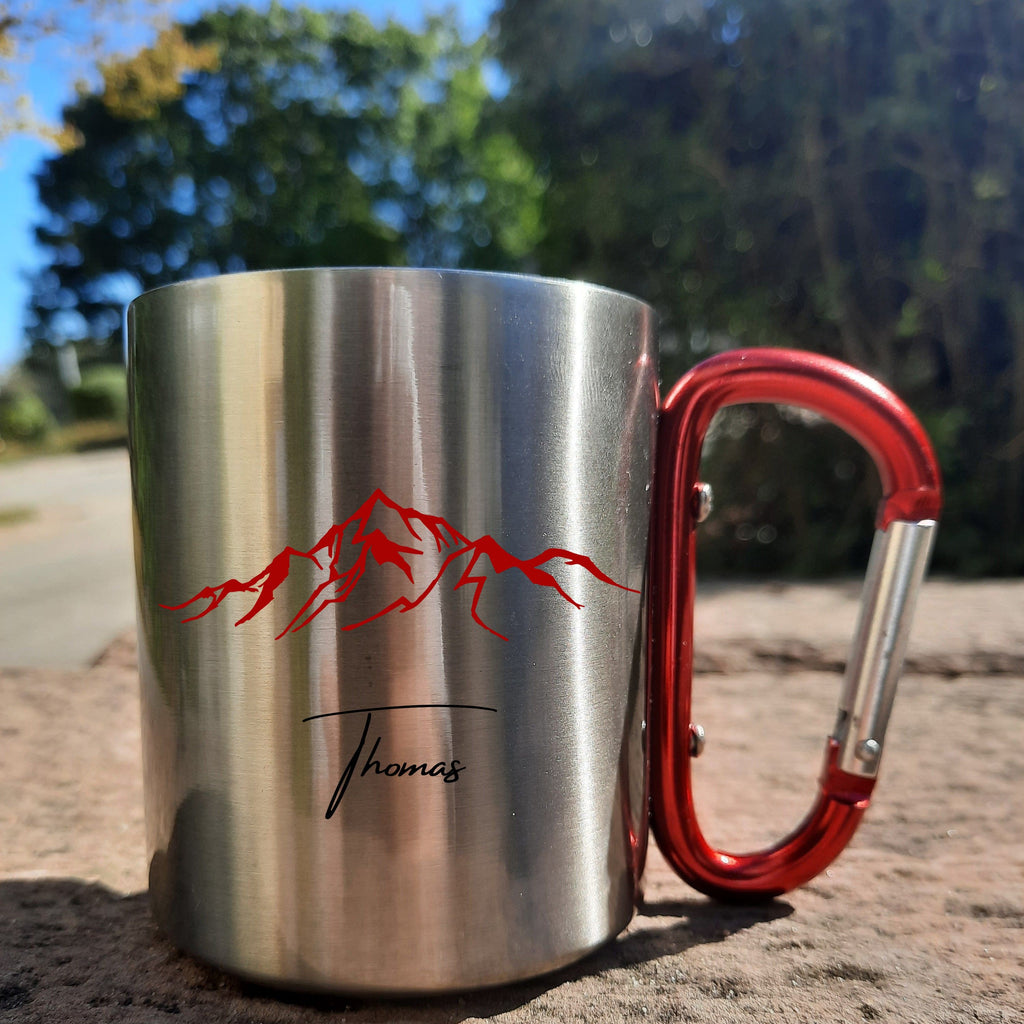 Personalisierbare Tasse aus Edelstahl mit Berg-Motiv| Geschenk| Wandern| Bergsteigen| Karabiner| Namensbecher| Rot